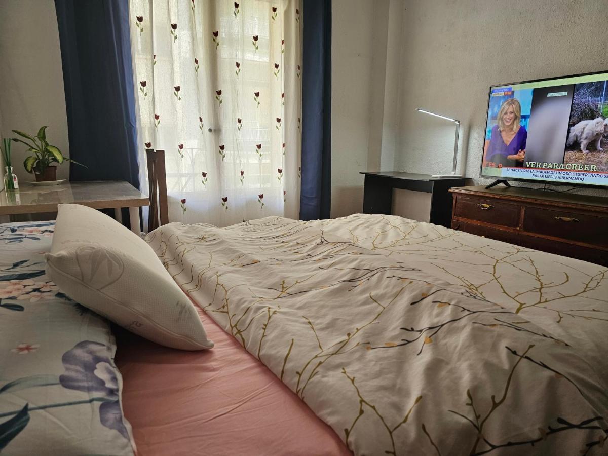 Centrica Habitacion Bed & Breakfast Madrid Exterior photo