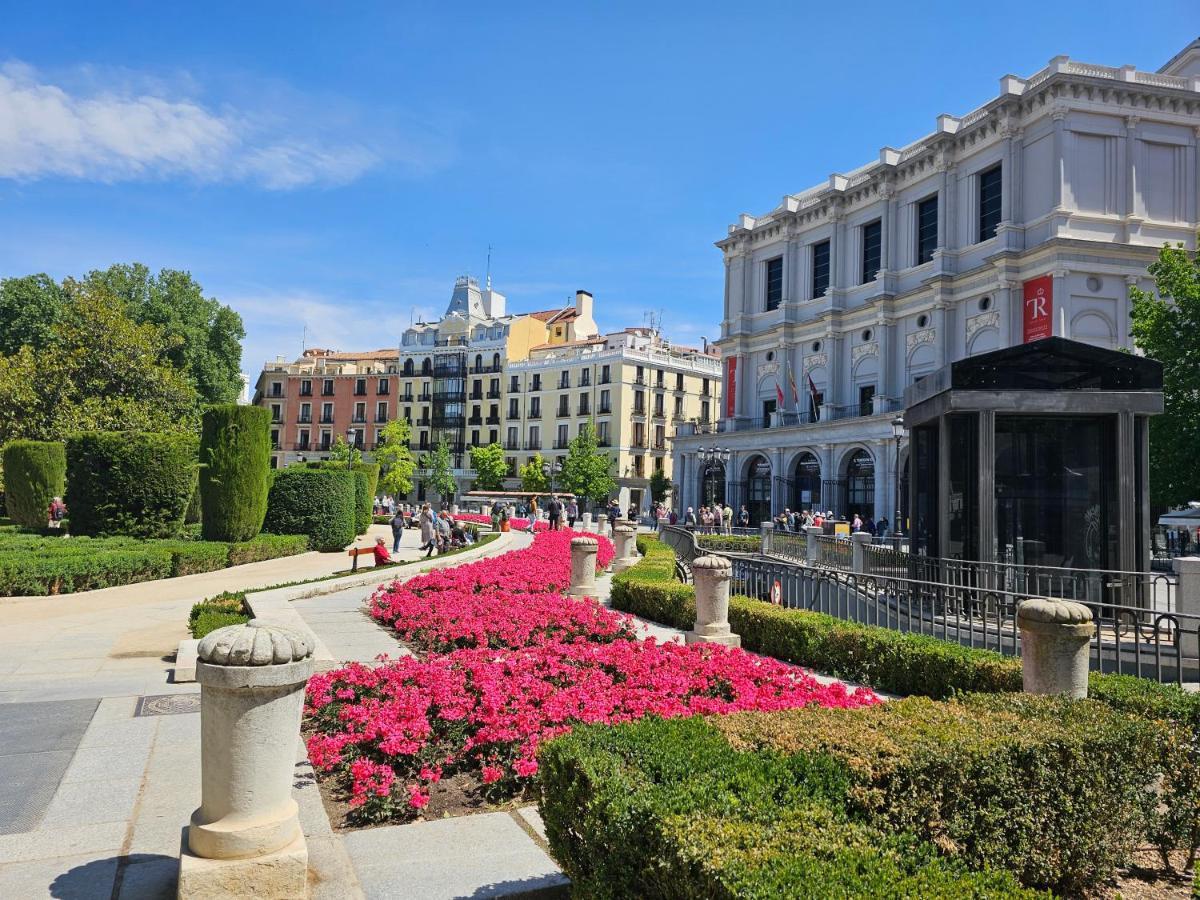 Centrica Habitacion Bed & Breakfast Madrid Exterior photo